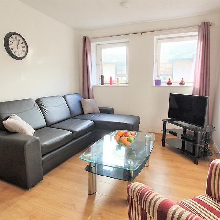 Modern One Bedroom Apt - City Centre & Freeparking Glasgow Dış mekan fotoğraf