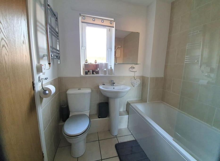 Modern One Bedroom Apt - City Centre & Freeparking Glasgow Dış mekan fotoğraf