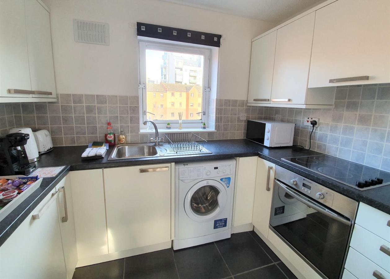 Modern One Bedroom Apt - City Centre & Freeparking Glasgow Dış mekan fotoğraf